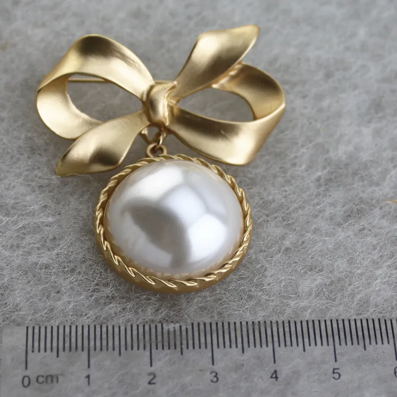 Japanese and Korean jewelry Vintage pearl bow ins matte women's anti-glare silk scarf buckle brooch | Украшения и аксессуары