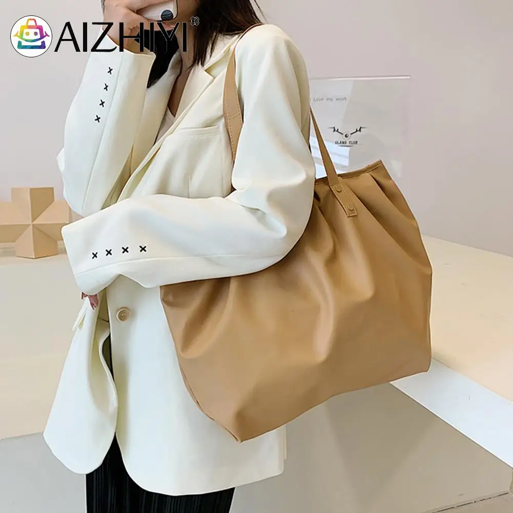 

Женская модная Осенняя однотонная Сумка-тоут из мягкой искусственной кожи в стиле ретро, плиссированная сумка через плечо с облаком, женски...