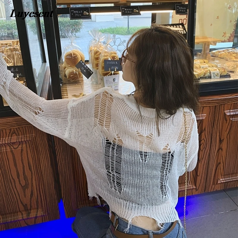 Женский пуловер с разрезами черный или белый тонкий свободный свитер в