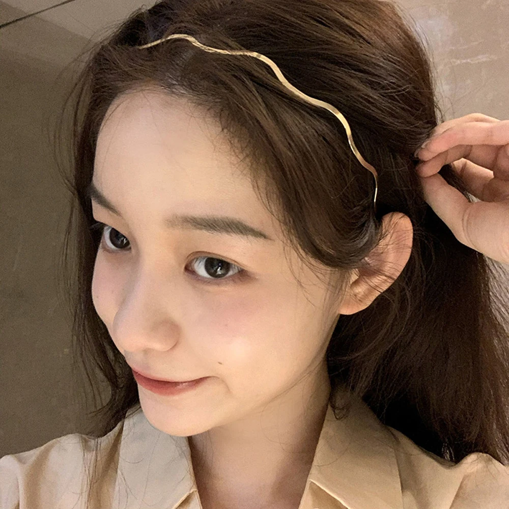 

Fashion Simple Metal Wave Invisible Headband Gold Thin Hair Hoop for Women Girls Wild Headwear Hair Styling Tool