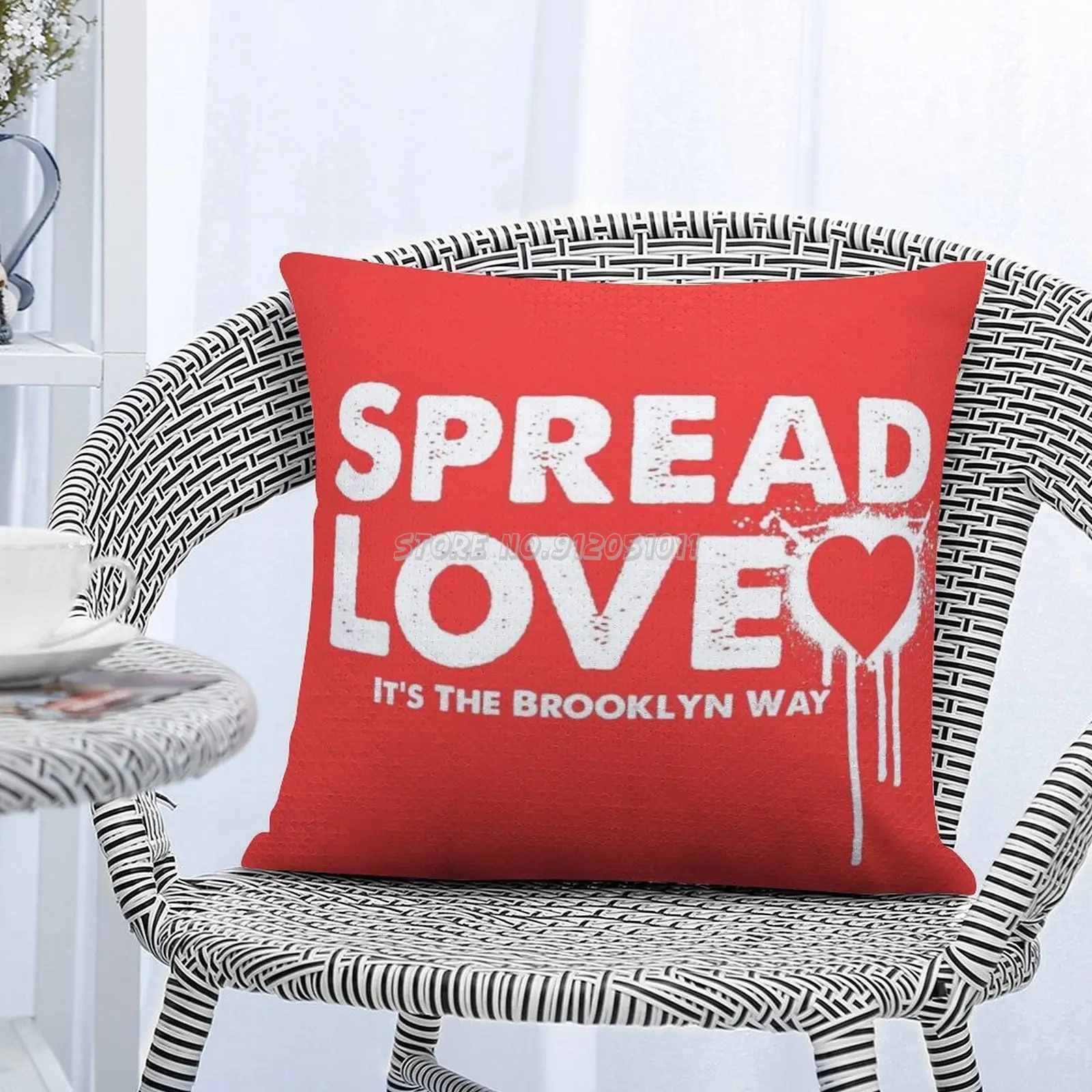 Распространять любовь Sequin Подушка пол Цитата распространение большой B I G