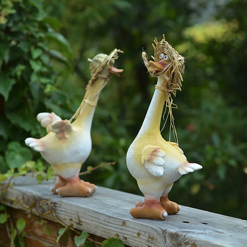 

Straw Hat Idyllic Duck Ornaments Resin Couple Ducks for Garden Pond Landscaping VJ-Drop