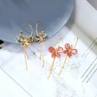 Элегантные специальные стеклянные серьги-капли Uer в форме бабочки для женщин Золотистые Латунные длинные висячие серьги 2021 модные ювелирные изделия