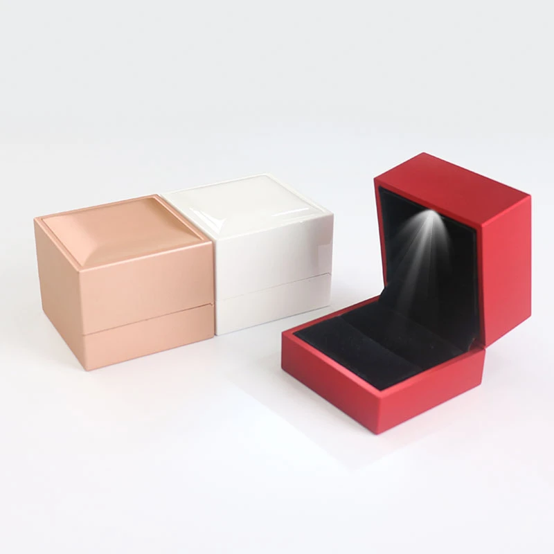 Новое обручальное кольцо коробка ювелирных изделий со светодиодными лампами