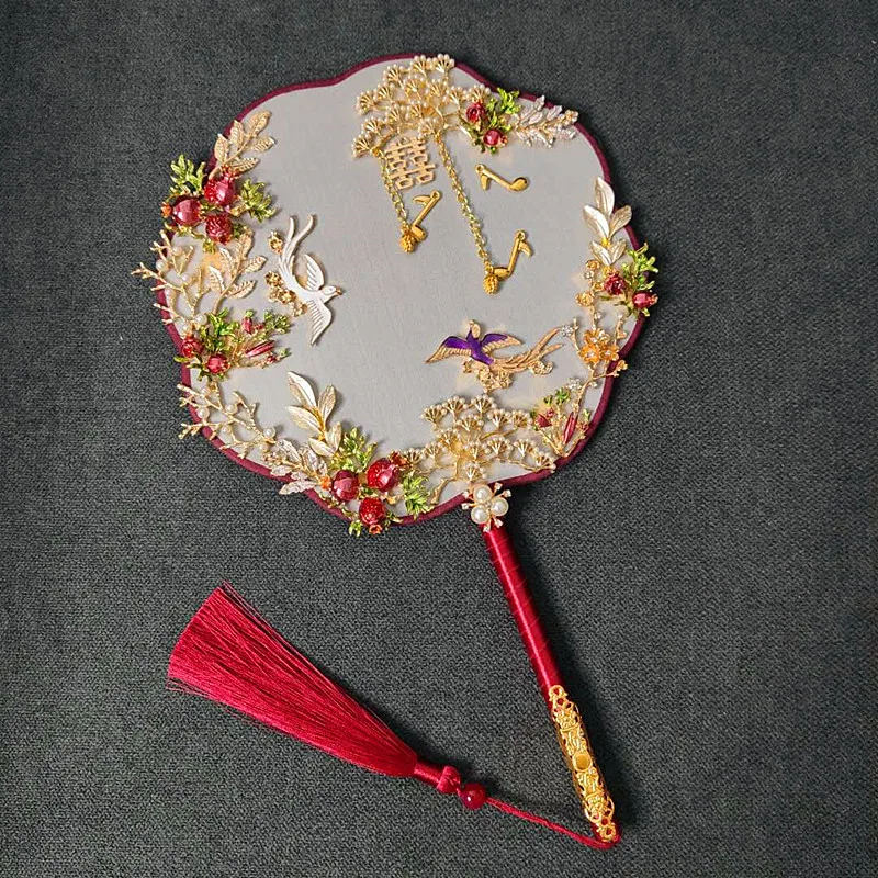 

Подарочный свадебный веер для невесты, из рук, с цветами, китайский старинный веер для групповых показов, веер ручной работы, декоративный в...