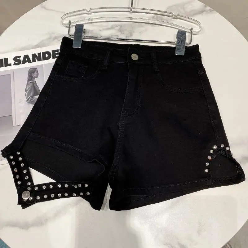 

Новинка лета 2021, джинсовые брюки с заклепками, тяжелая промышленность, в стиле панк, мотоциклетные уличные Стрейчевые джинсовые шорты, женс...