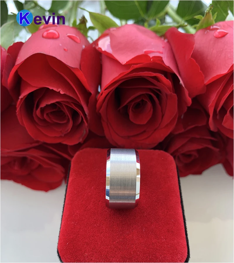 Большое мужское кольцо из вольфрама обручальное скошенные края и отделка кисти 10