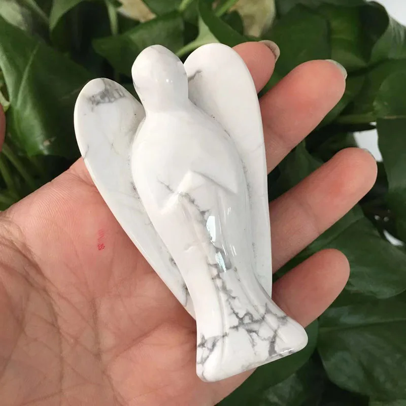 Оптовая продажа с фабрики 3 дюймов натуральный Howlite Ангел форма Кристалл