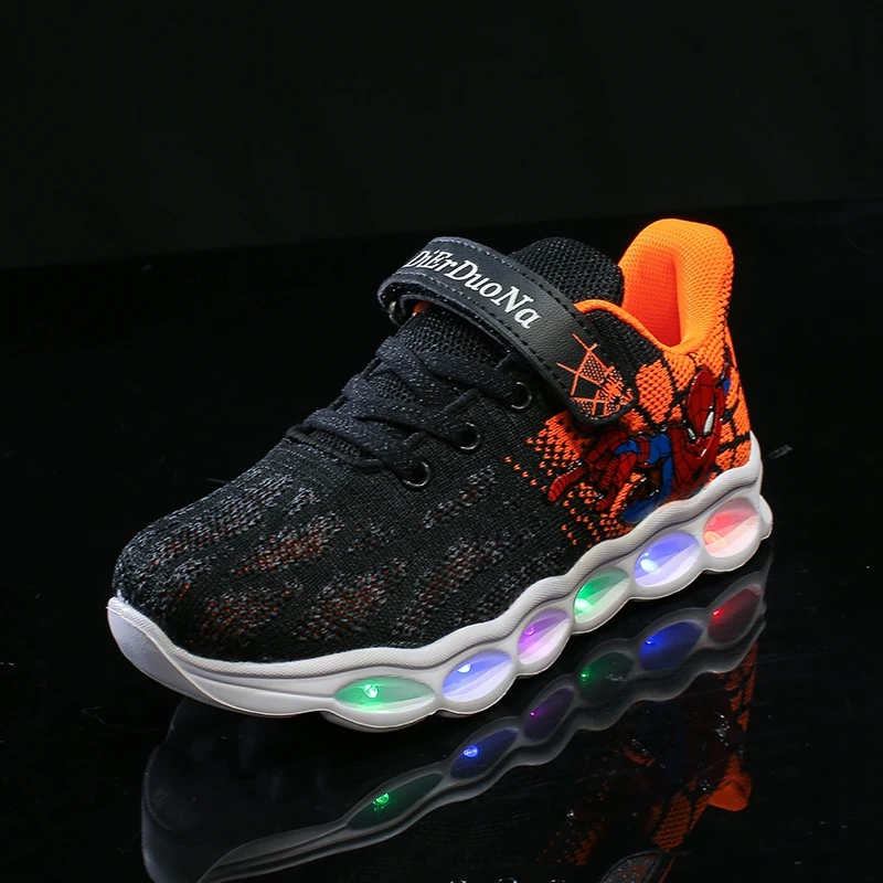 Светодиодный обувь для детей Человек паук кроссовки мужчин со светящейся