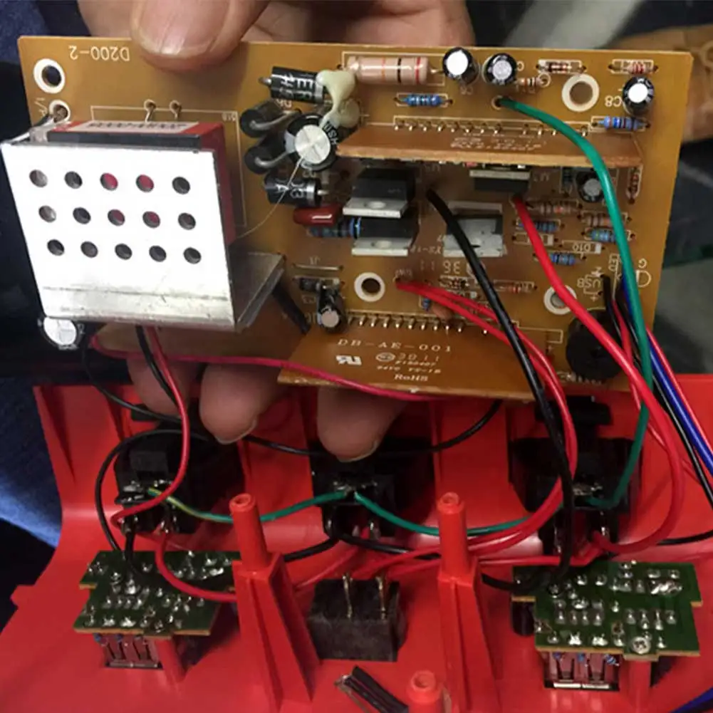 

200W DC 12V To 110V Easy Install ABS Transform AC Converter Overvoltage Protection Car Power Inverter