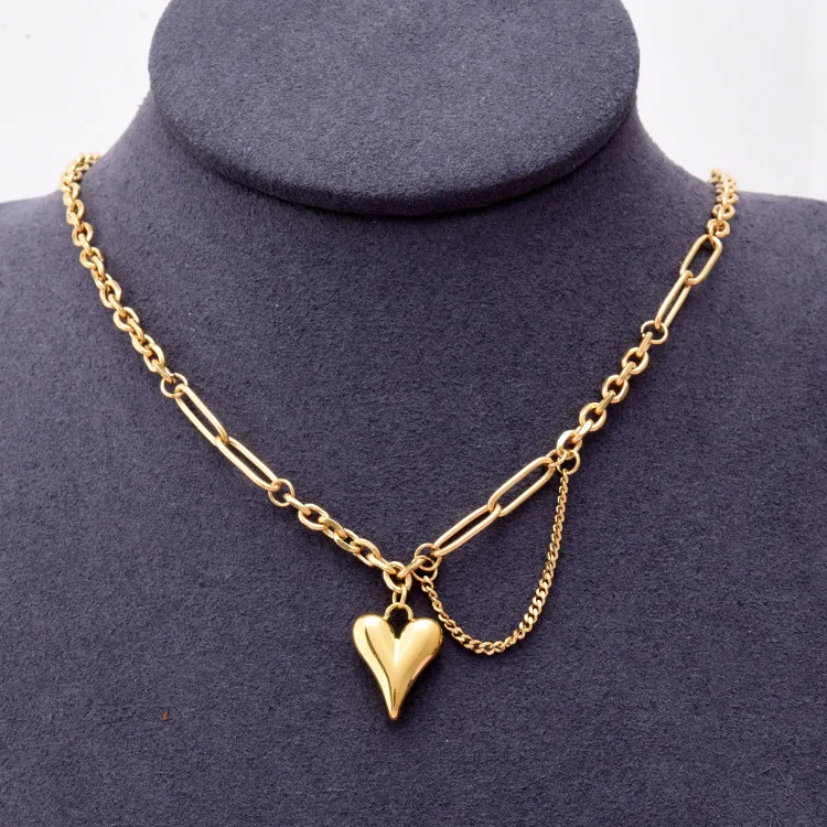 

Fashion Short Necklace Titanium Steel Love Pendant Clavicle Chain Girls All-match Jewelry hot sale