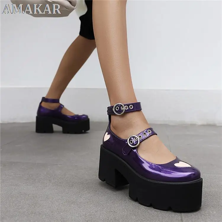 

Женские туфли-лодочки в готическом стиле, черные туфли-лодочки на платформе с квадратными искусственными элементами и сердечками для коспл...