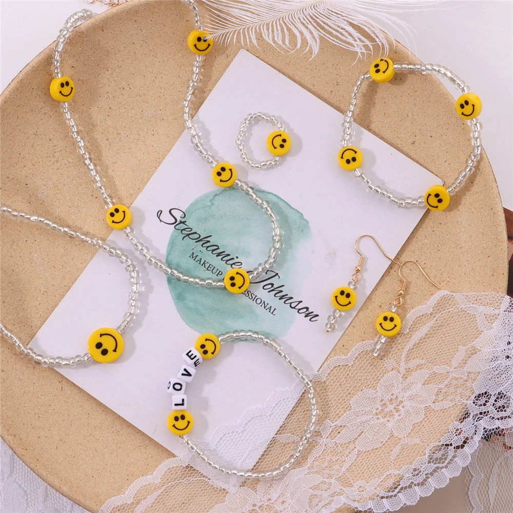 

Smiley Face Drop Earrings For Women Vintage Elegant Pearls Beads Earrings Simple Smiley Beaded Party Wedding Friend Gift Jewelry