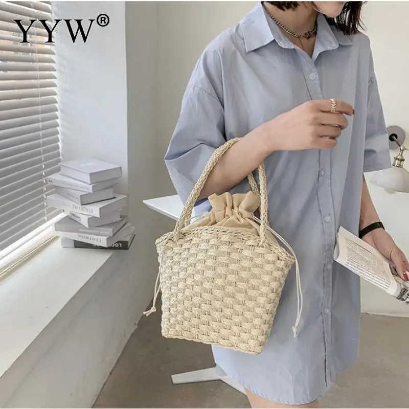 

Fashion Retro Handbag Underarm Casual Top Handle Bag Travel Brand Female Totes Ladies Handbags Straw Bag with Pompoms Vacation