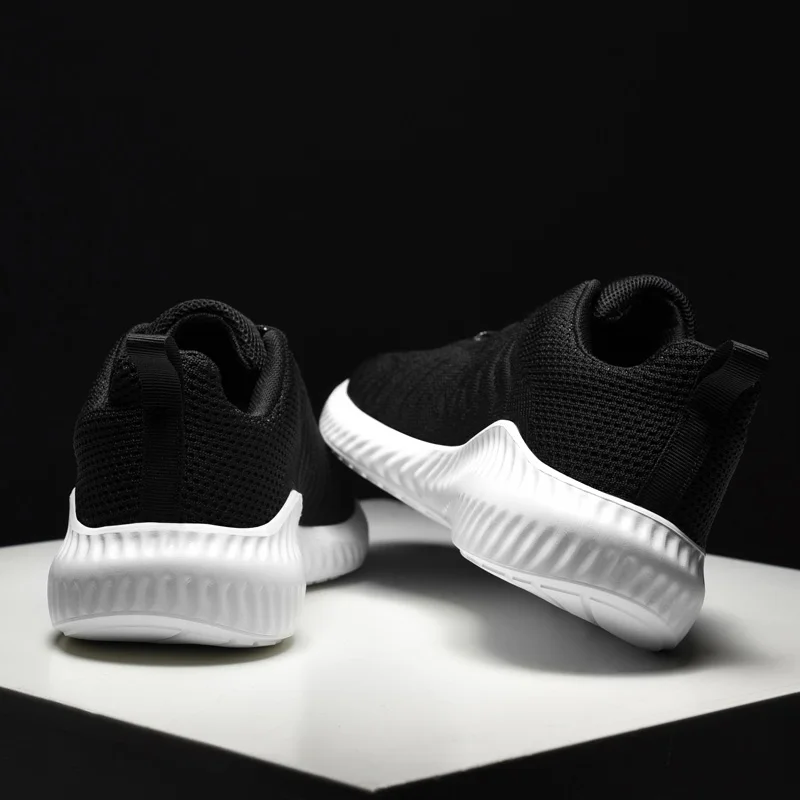 

Light Sneakers Men Running Shoes Breathable Mesh Lace up Casual Shoes Man Sports Shoes Zapatillas Hombre