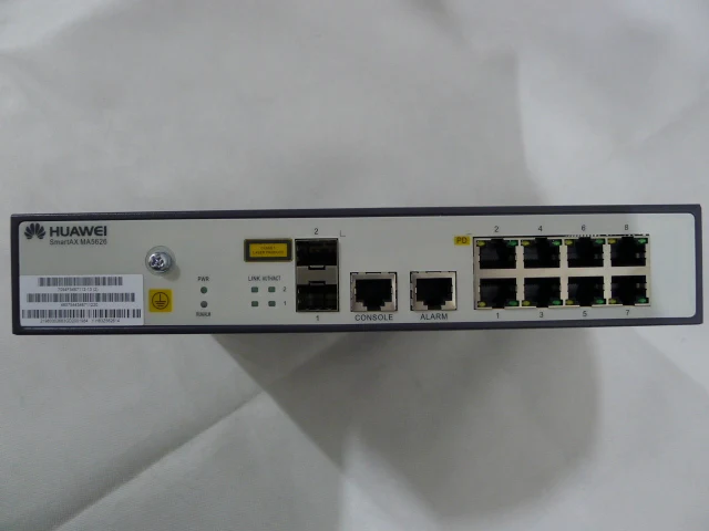 Коммутатор Huawei на 8 портов с портами ethernet для FTTB ONU |