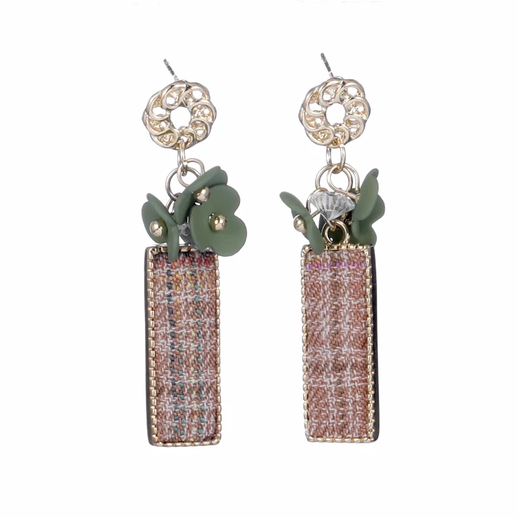 

Fashion Jewelry Green/Red Flower Shaped Geometric Pendant Earrings