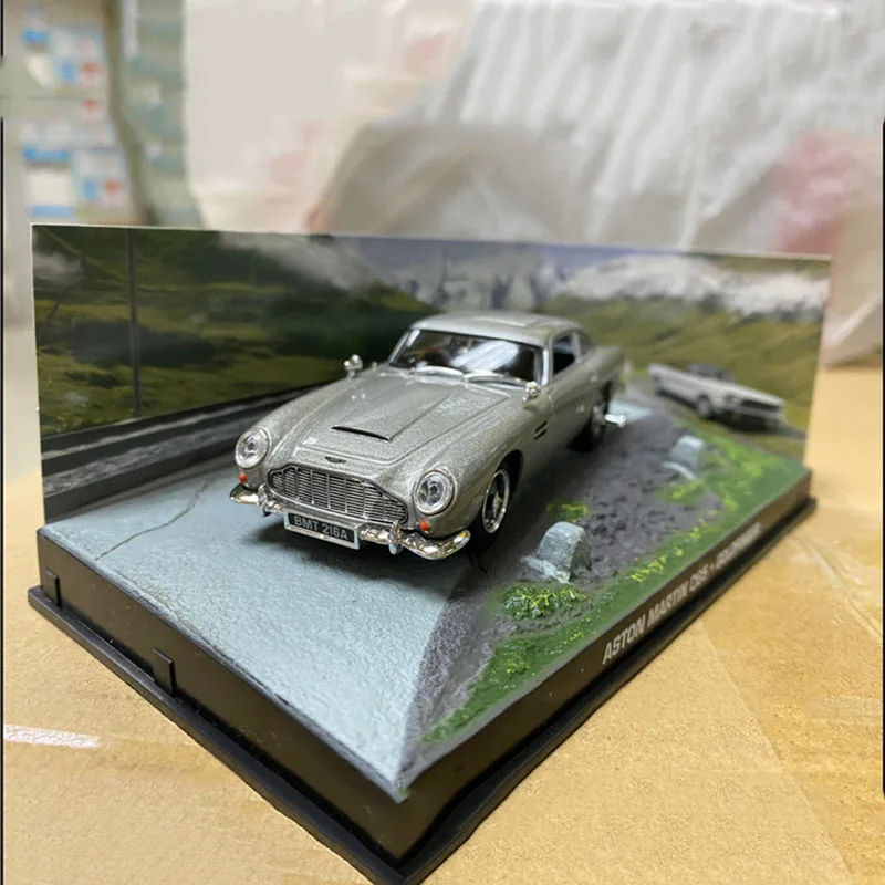 Модель автомобиля из сплава под давлением 1:43 серии UH007 ASTON MARTIN DB5 GOLDFINGER