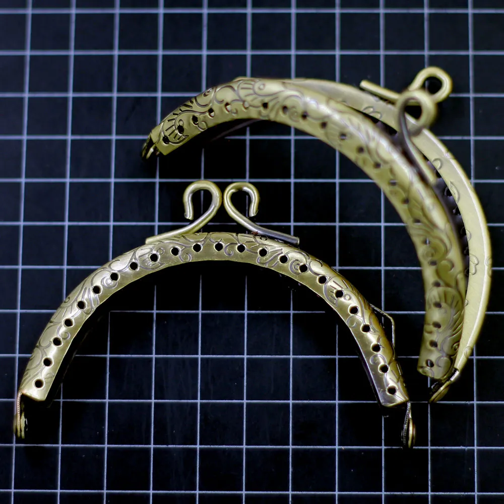 

10Pcs Metal Bronze Tone Arch Frame Kiss Clasp Lock Handle Pattern Bag Parts Accessories 8.5x5.8cm