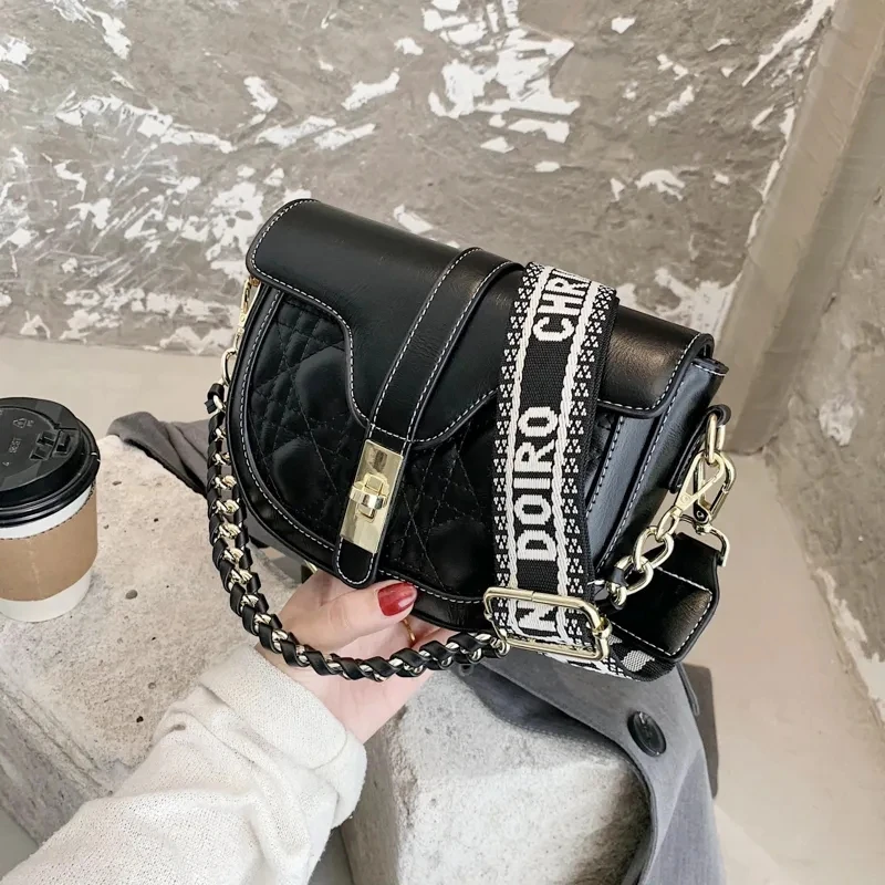 

2022 Fashion Chain Saddle Messenger Bag Women's PU Leather Handbag Female Casual Soft Face Lady Zipper Shoulder Phone Wallet