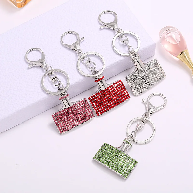 Новинка 2020 брелок для ключей из металлического сплава в форме бутылки с