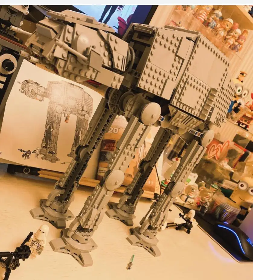 

Новинка 2021, 1267 шт., конструктор истребитель At- At Walker Moc Motor, игрушки, рождественские подарки, подарок для детей на день рождения, 75288