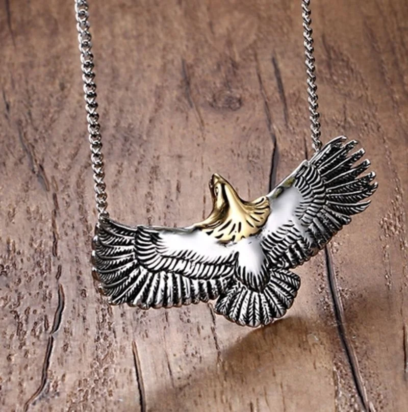 

Retro Fashion Domineering Flying Eagle Pendant Necklace Suitable for Men's Punk Hip Hop Rock Style Necklace Jewelry