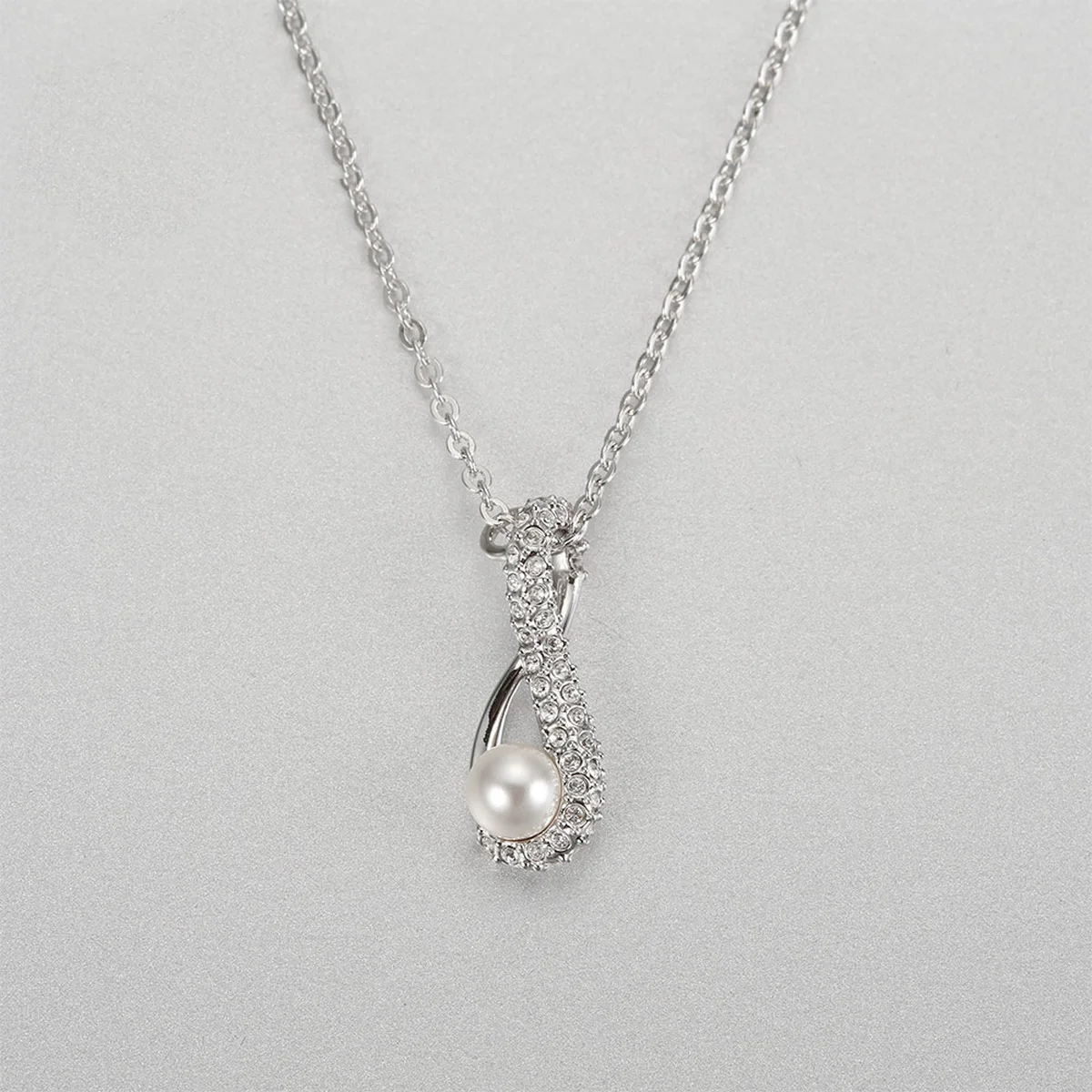 

2021 SWA Fashion Jewelry Noble Pearl Necklace Exquisite Butterfly Necklace Women's Best Gift High Quality Jewelry Name Necklace