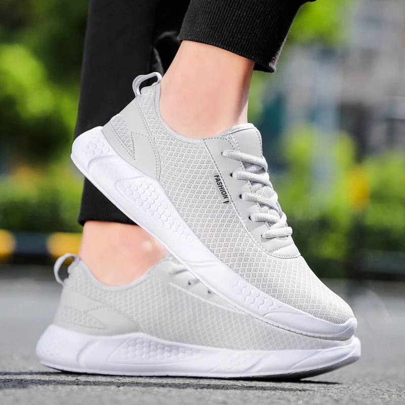 Легкие кроссовки удобные повседневные мужские дышащие Нескользящие