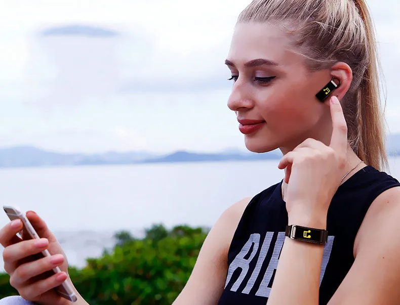 Смарт-браслет с Bluetooth-гарнитурой пульсометром и шагомером | Электроника