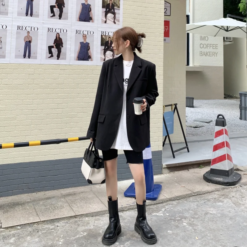 

Повседневный осенний жакет цвета хаки