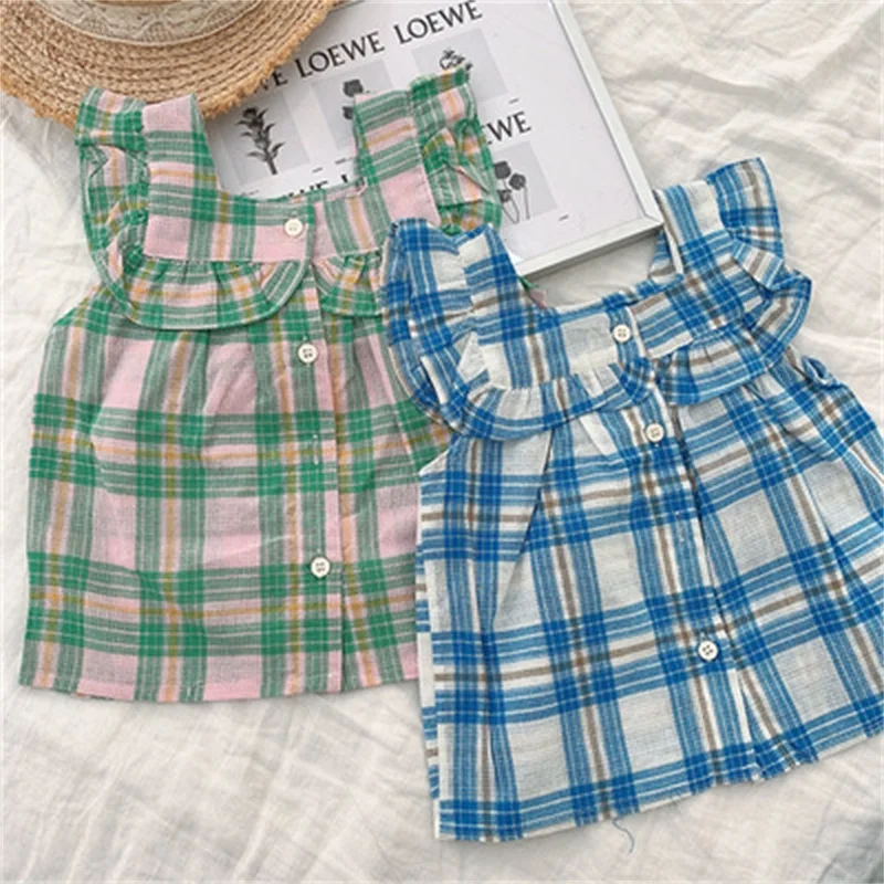 

2021 summer new middle and small children's vest suit baby little flying sleeves plaid top shorts two-piece suit
