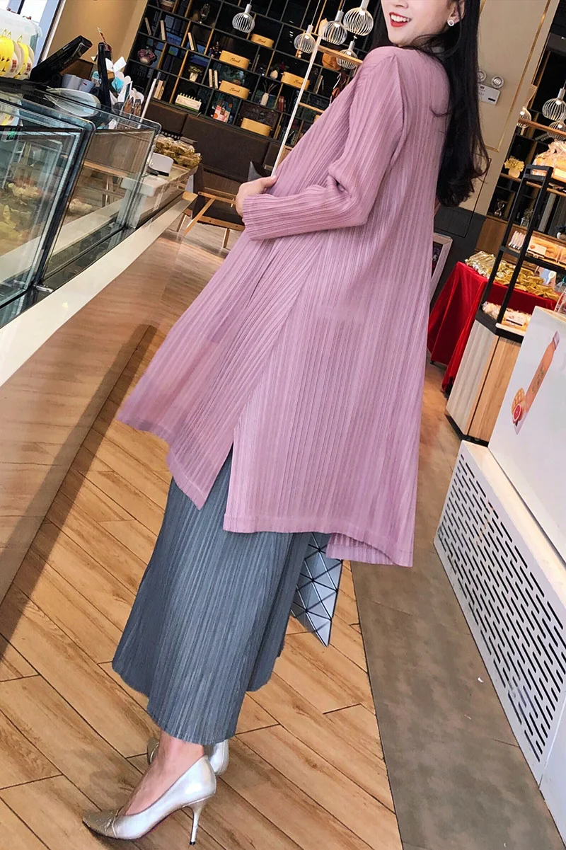 

2020 New Spring Summer V-neck Single Button Pleated Windbreaker Women Streetwear Loose A-line Big Size Cardigan Pd952