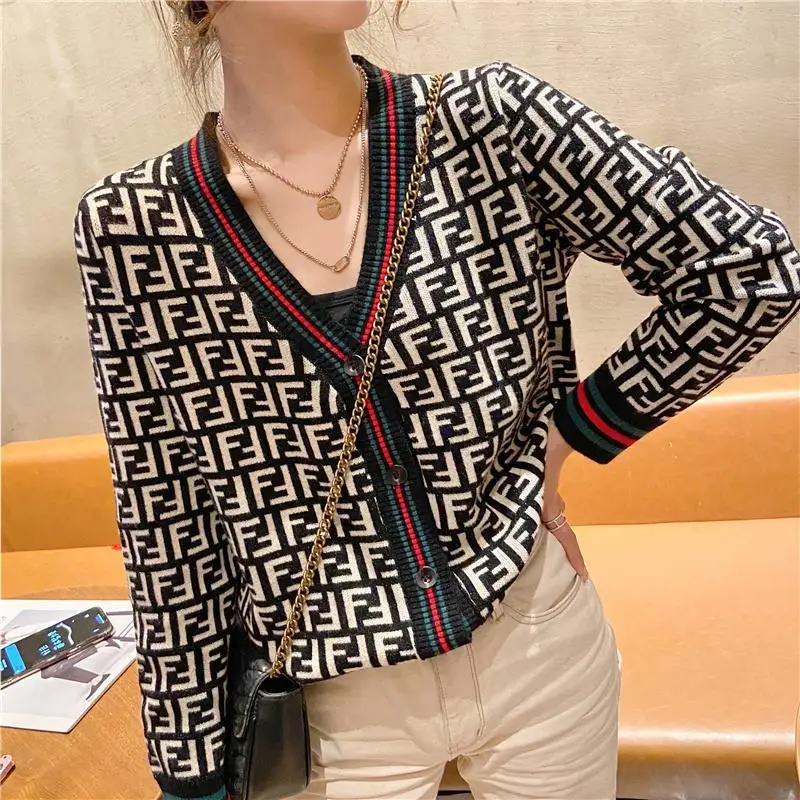 

2021 Spring Dress New Cardigan Women's Coat Knitted Foreign Style V-neck Knitted Sweater with Spring and Autumn Jacket