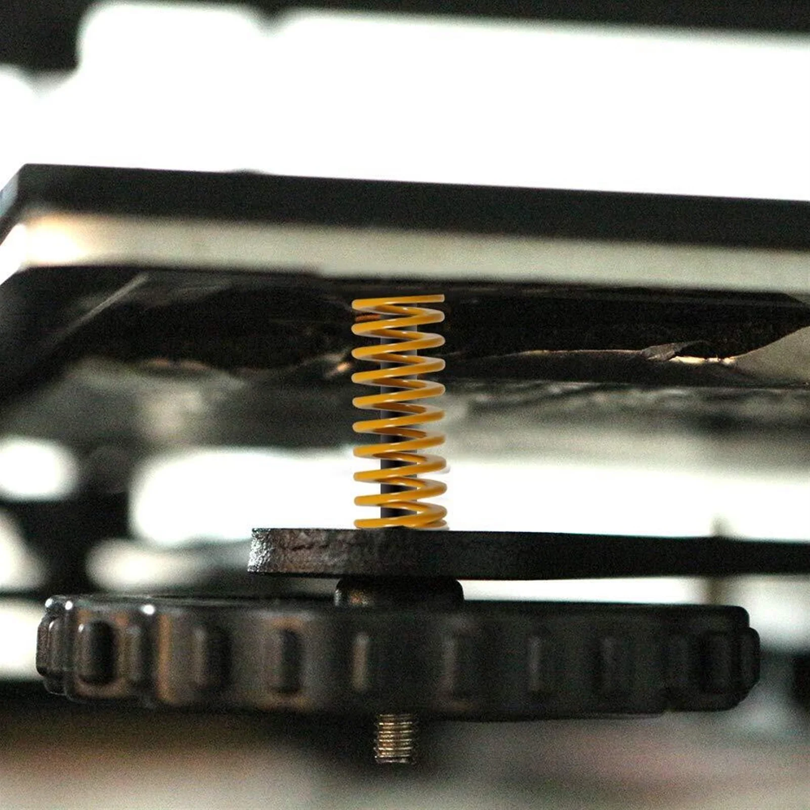 пружина амортизатора передняя h267n. лифт передней подвески нива 2121. выровнять пружину. ручное выравнивание кровати 3d-принтера. выровнять пружину.