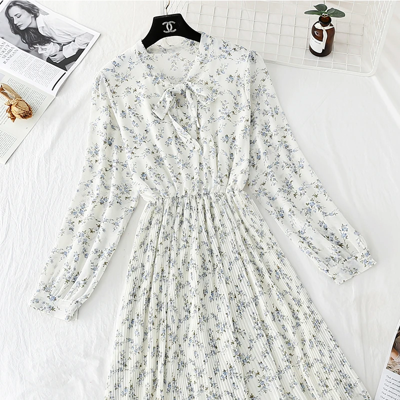 

2020 spring new small fresh sweet Chiffon Chiffon French Retro pleated student dress