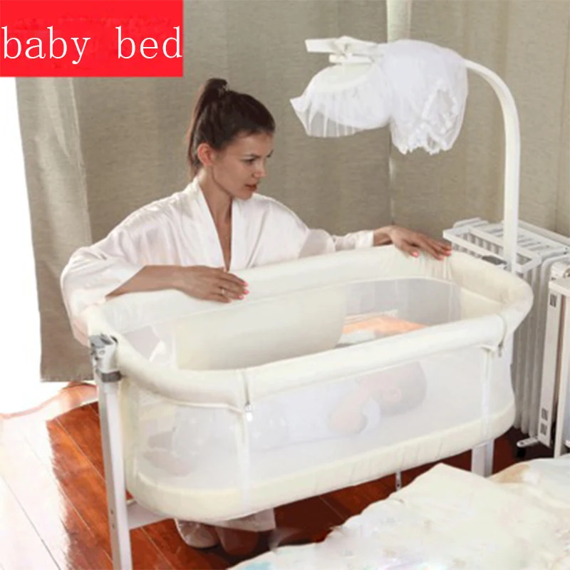 Многофункциональная деревянная кровать с колесами для новорожденных