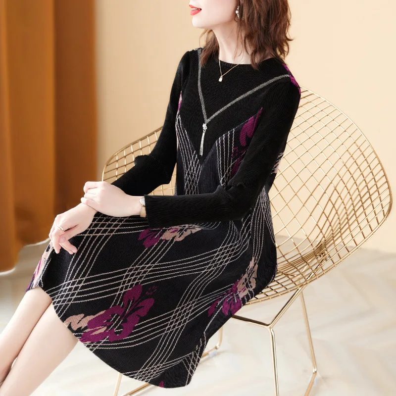 

Long Sleeved Dress For Women Plus Size 45-75kg 2020 Fall Winter Flocking Embroidered Patchwork Velvet Big Stretch A-Line Dress