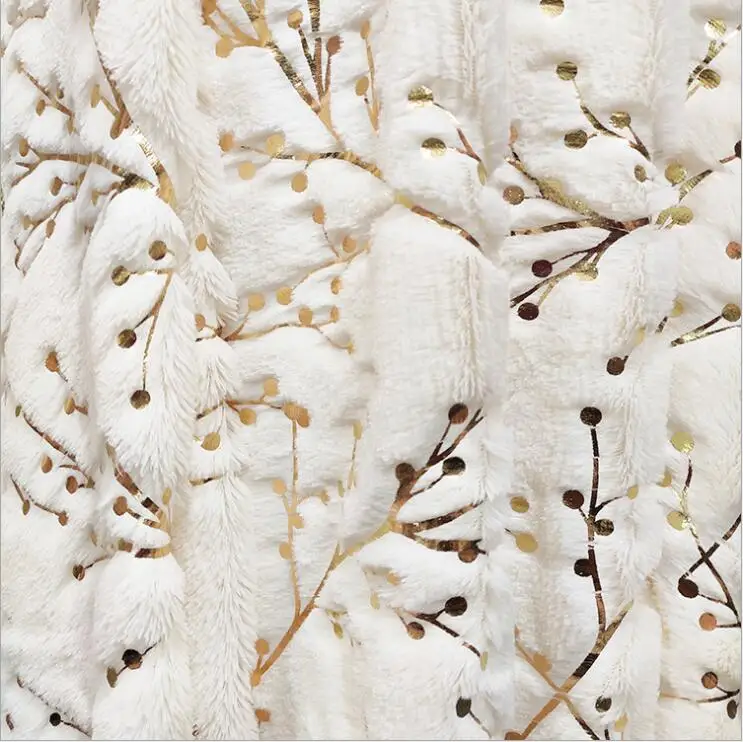 Длинная фланелевая ткань с золотыми ветками дерева подходит для постельного