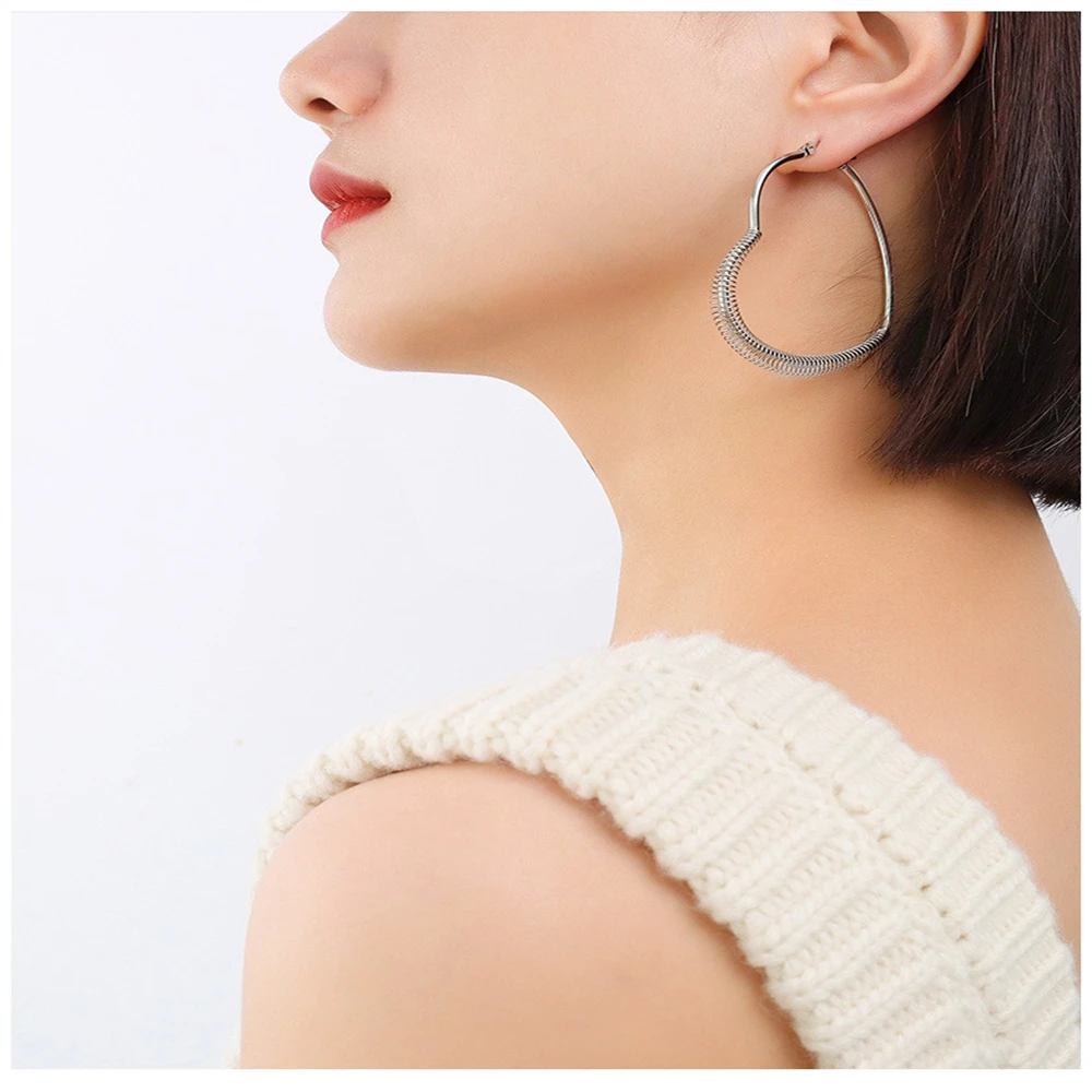 

Hot Sale Elegant Geometric Heart Shaped Design 18K Gold Plating On Titanium Steel Earrings Suitable For Women Fashion Jewelry