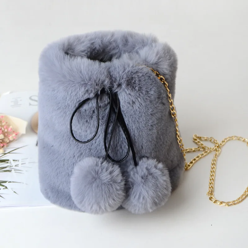 Зимние плюшевые мешки ведра 2021 шерстяные сумки через плечо с кисточкой и бантом