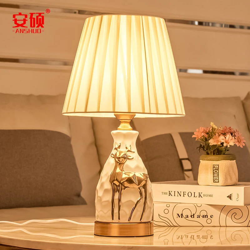 Маленькая скульптура в Северном Европейском стиле Золотая Керамическая