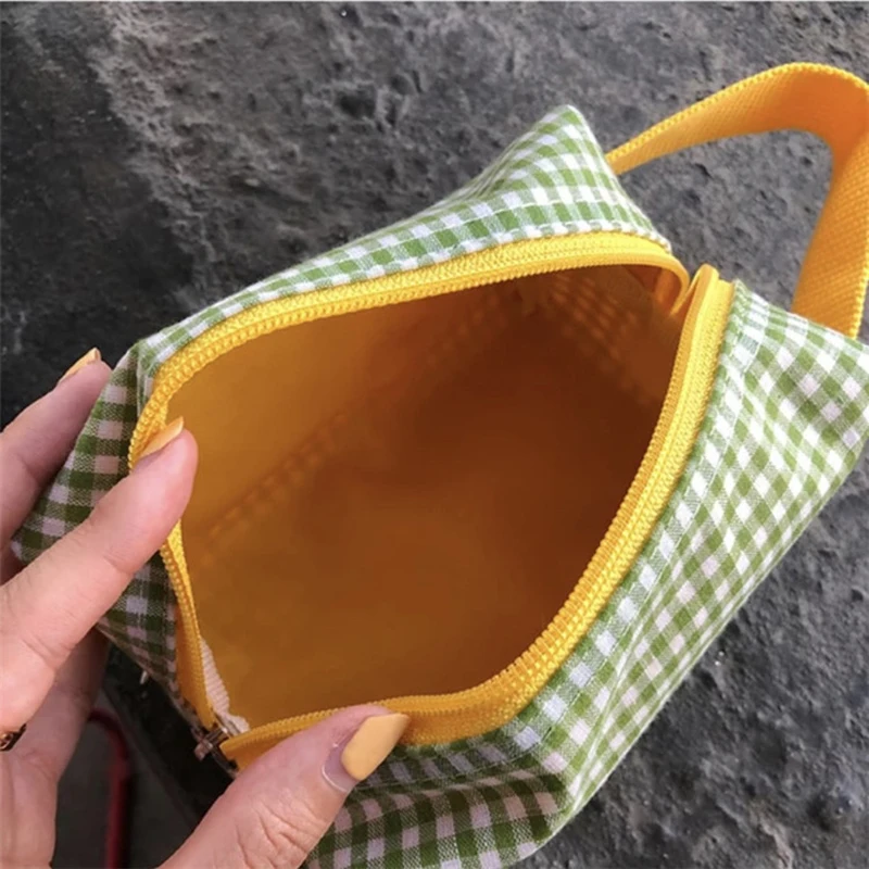 

GOPLUS 2021 New Women Check Cosmetic Cotton Bag Zipper Portable Make Up Bag Travel Washing Makeup Organizer Beauty Case Handbag