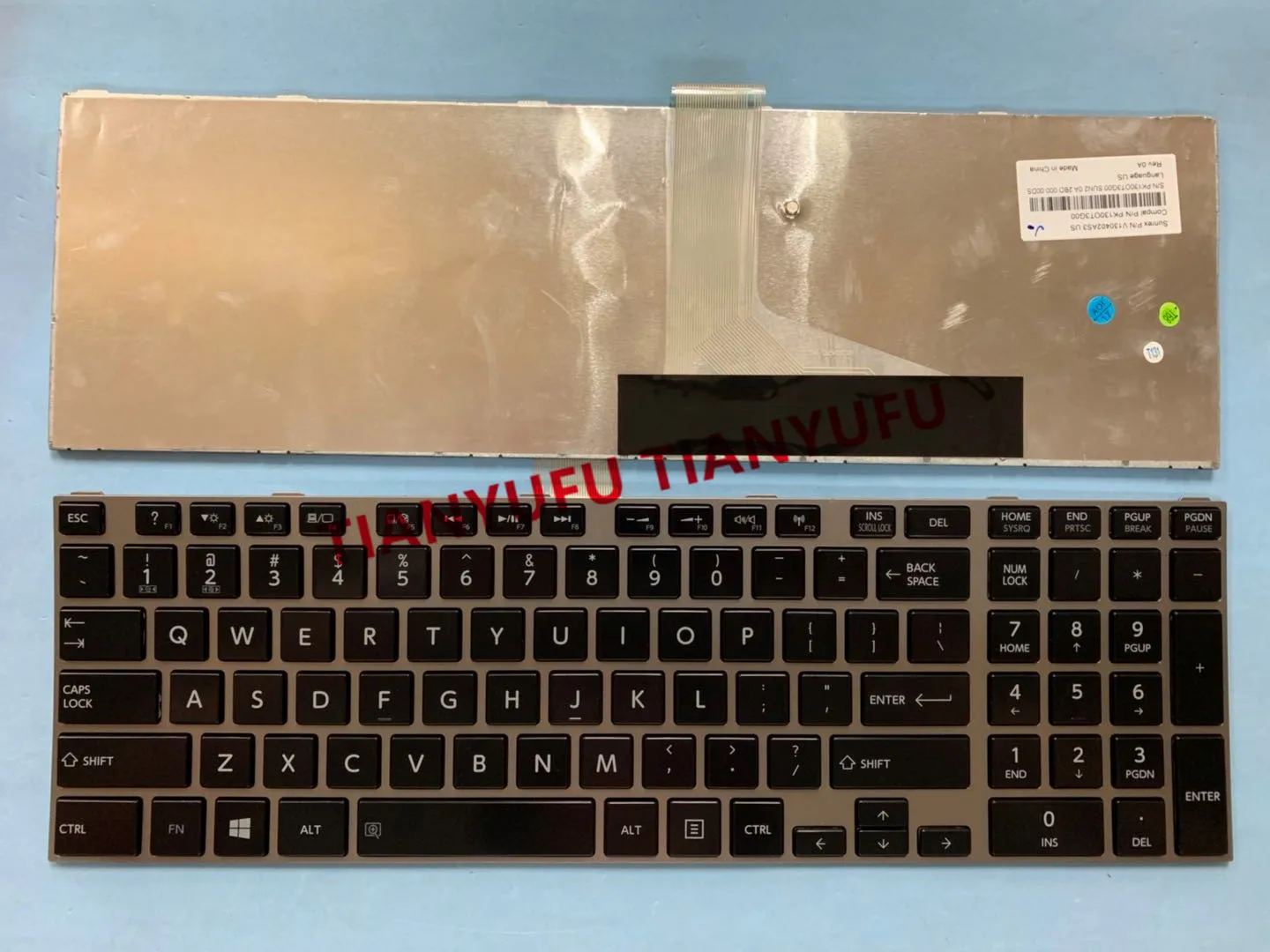 Для ноутбука Toshiba Satellite L850 L855 L870 L875 L950 L955 L970 L975 P850 P855 P870 P875 S850 S855 с серебристой