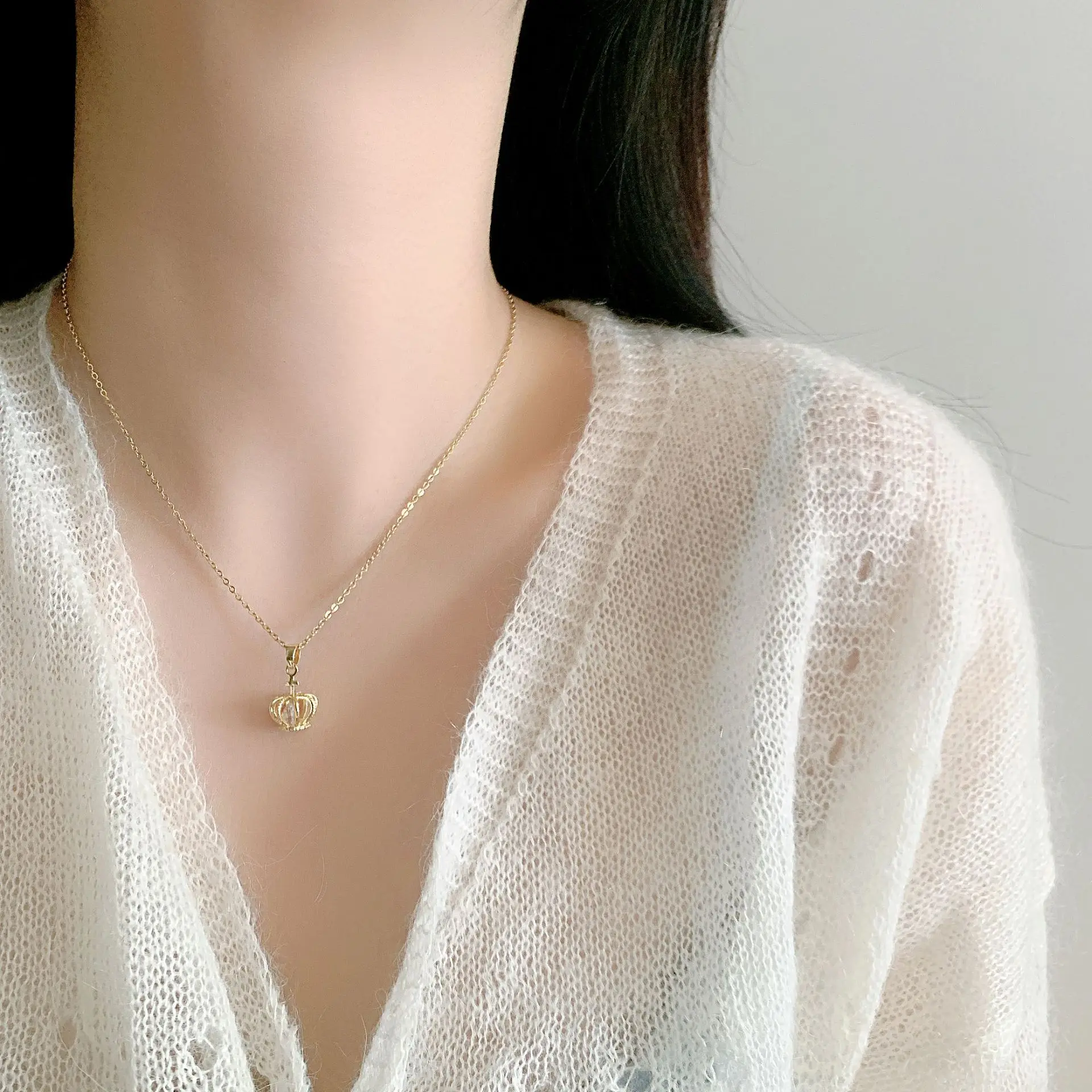 

New Fashion Gold Color Crown Pendant Clavicle Chain Necklace Female Luxury Zircon Crystal Necklace Women Jewelry Birthday Gifts