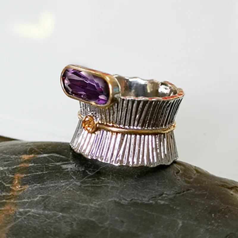 Винтажное кольцо с фиолетовым цирконием