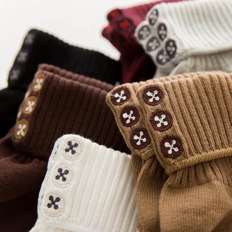 Winter Cotton Ankle Socks for Women Turned Cuff 5 Pairs/Lot White Embroidery Crew Socks