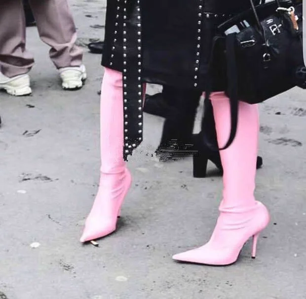 Женские привлекательные фиолетовые сапоги выше колена с острым носком на