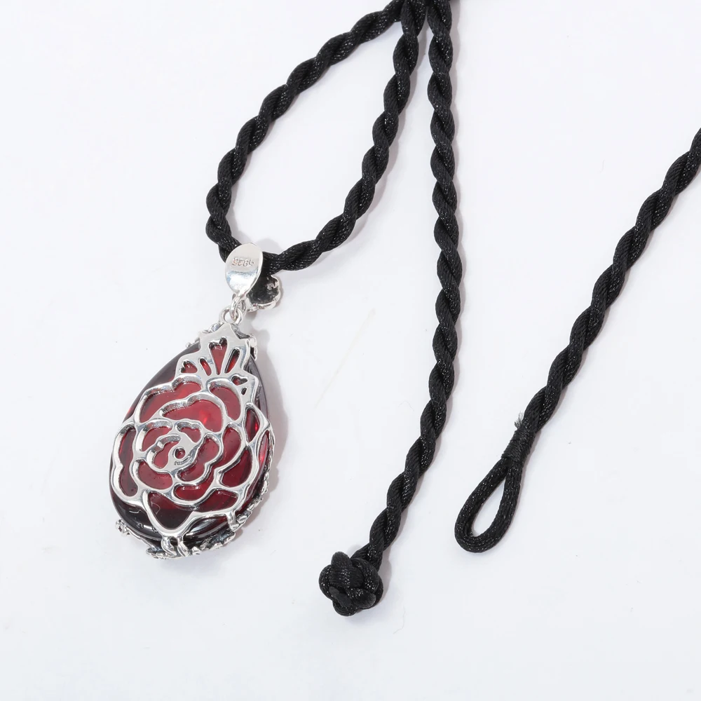 Подвеска из серебра 925 пробы в форме капли воды с красным гранатом | Украшения и