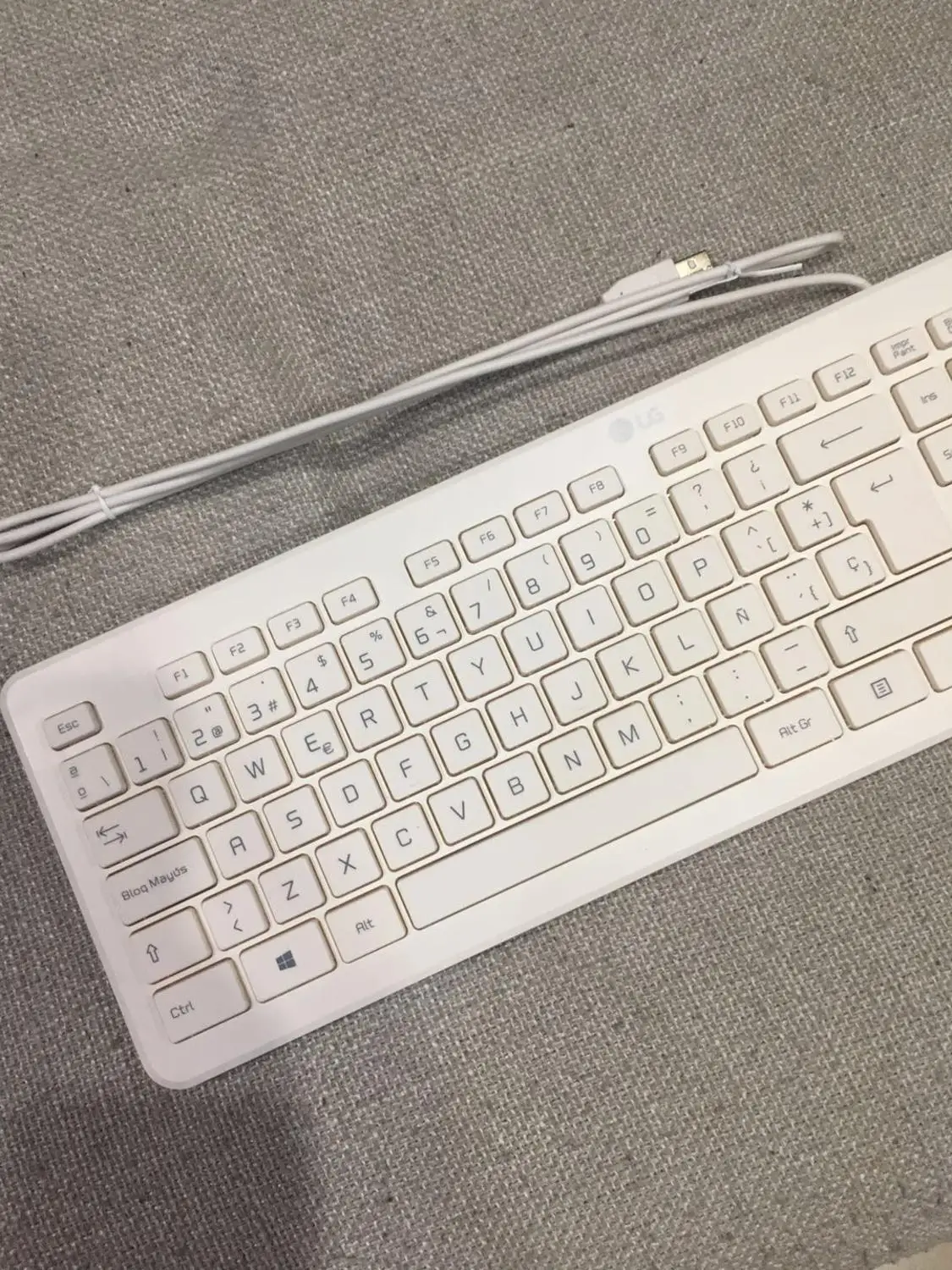 Совершенно новая Оригинальная проводная USB клавиатура с испанской версией для